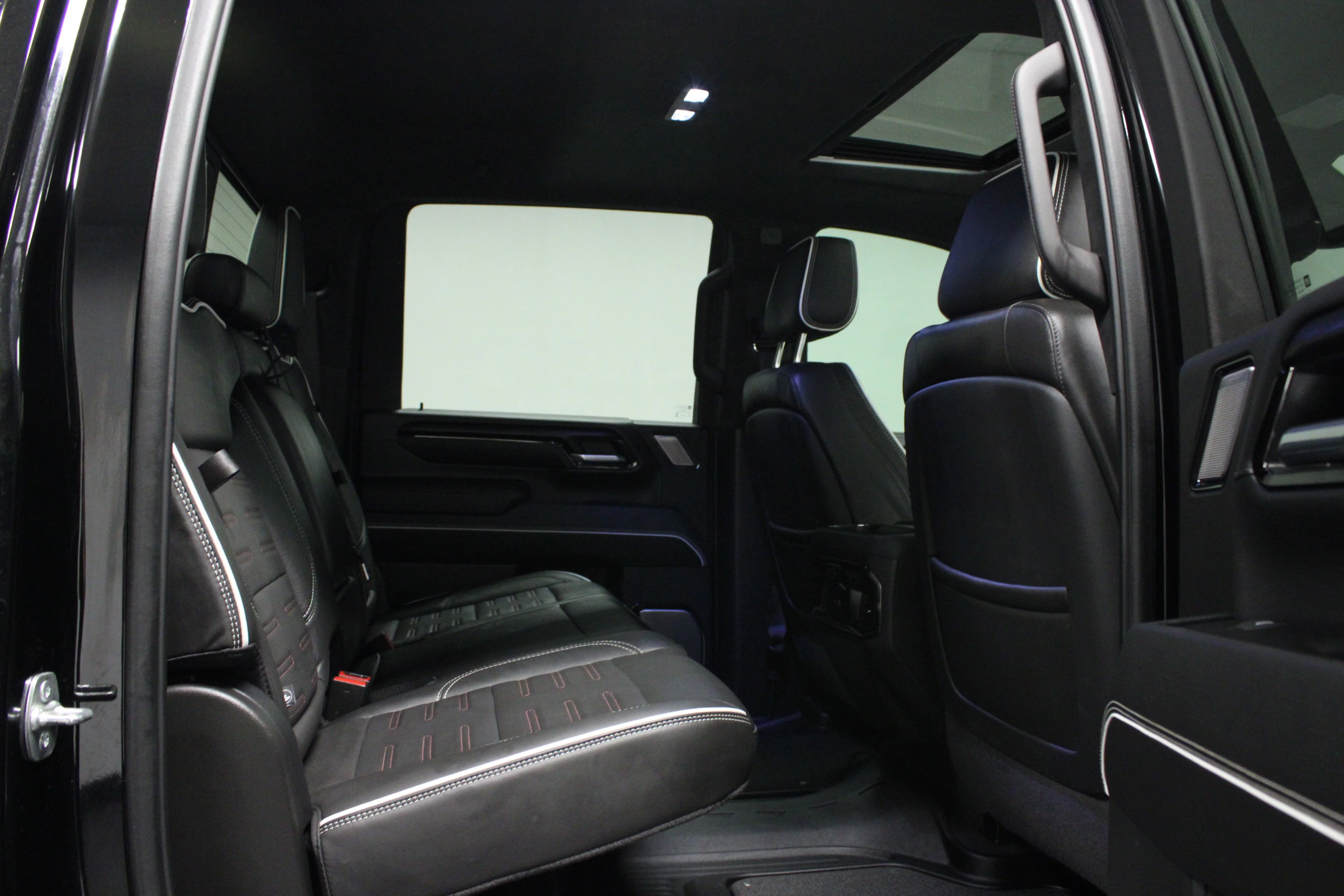 Used 2025 Onyx Black GMC AT4X image 15
