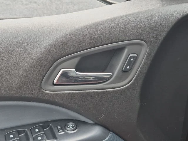 Used 2016 Red Chevrolet Z71 image 13