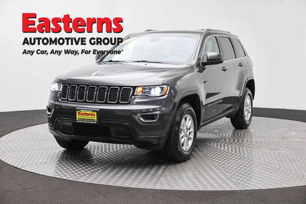 Used 2020 Gray Jeep Laredo E image 1