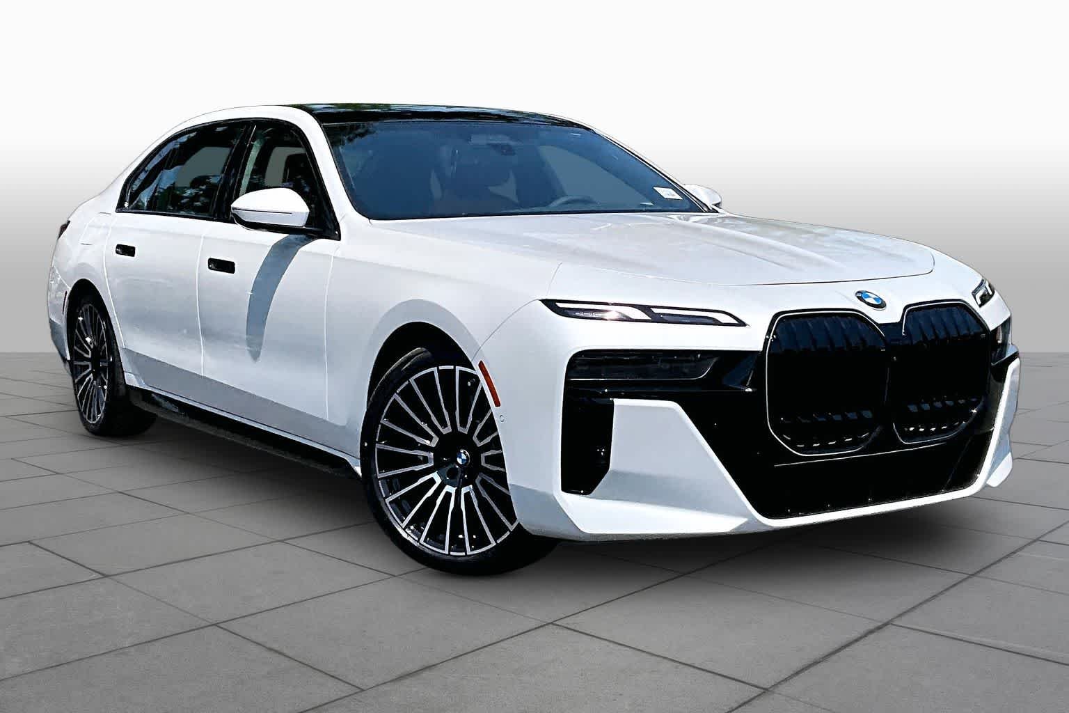 New 2026 Mineral White Metallic BMW 740i image 2