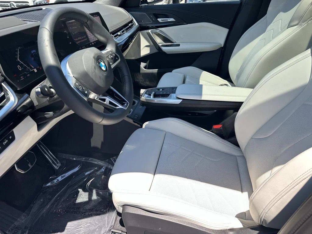 Used 2026 Blue Metallic BMW xDrive28i image 19