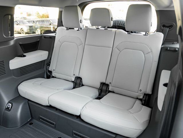 New 2025 Santorini Black Land Rover S image 22