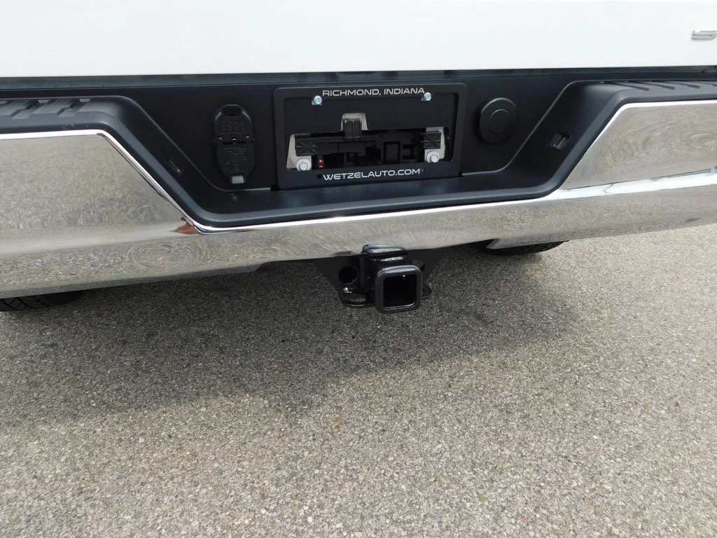 Used 2023 White GMC SLT image 5