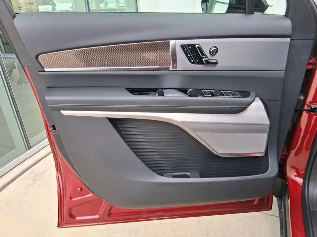 2026 Cadillac VISTIQ Sport - Photo 17