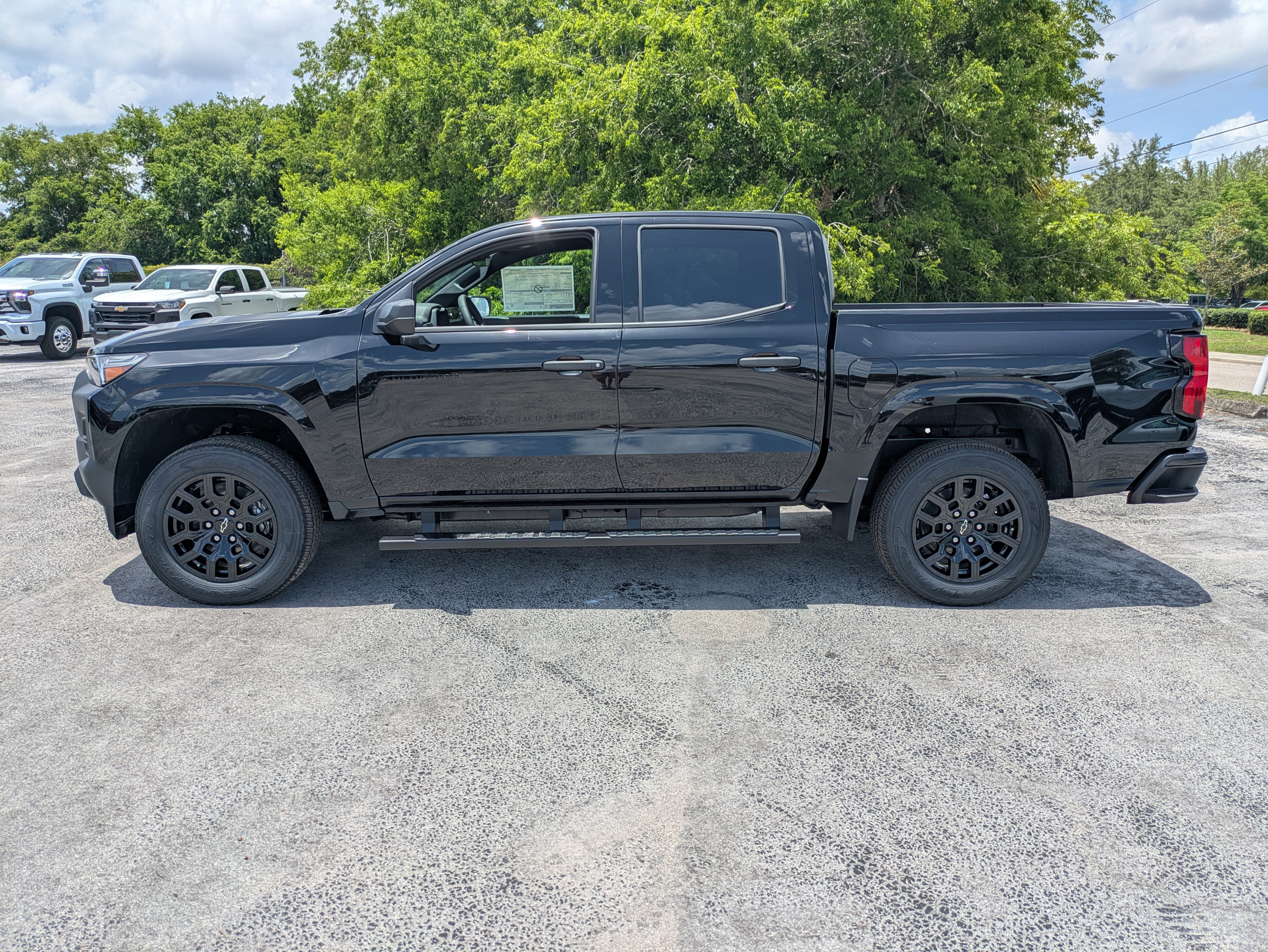 View vehicle photo 4