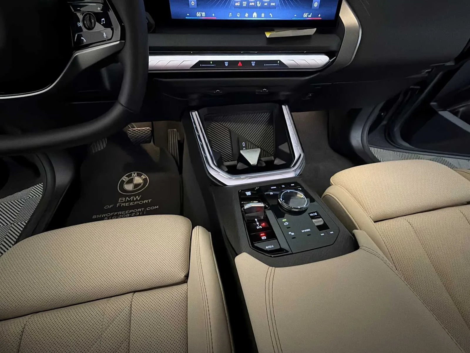 Used 2026 Skyscraper Grey Metallic BMW 30 xDrive image 17