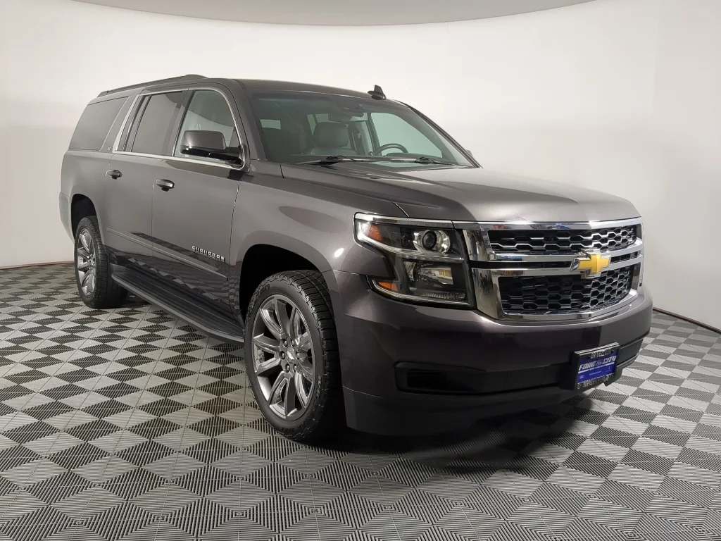 Used 2018 Tungsten Metallic Chevrolet LT image 2