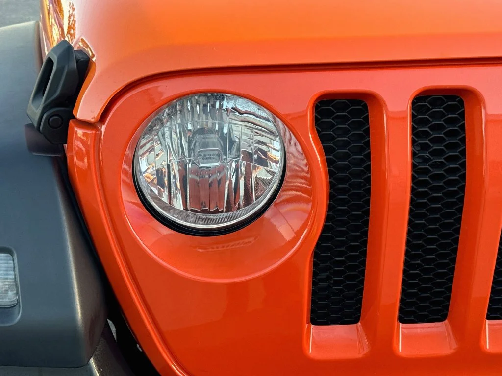 Used 2018 Orange Jeep Unlimited Sport S image 36