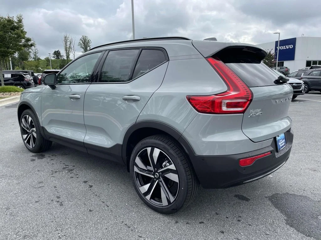 2026 Volvo XC40 Plus - Photo 30