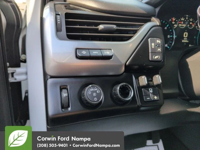 Used 2019 Summit White Chevrolet  image 13