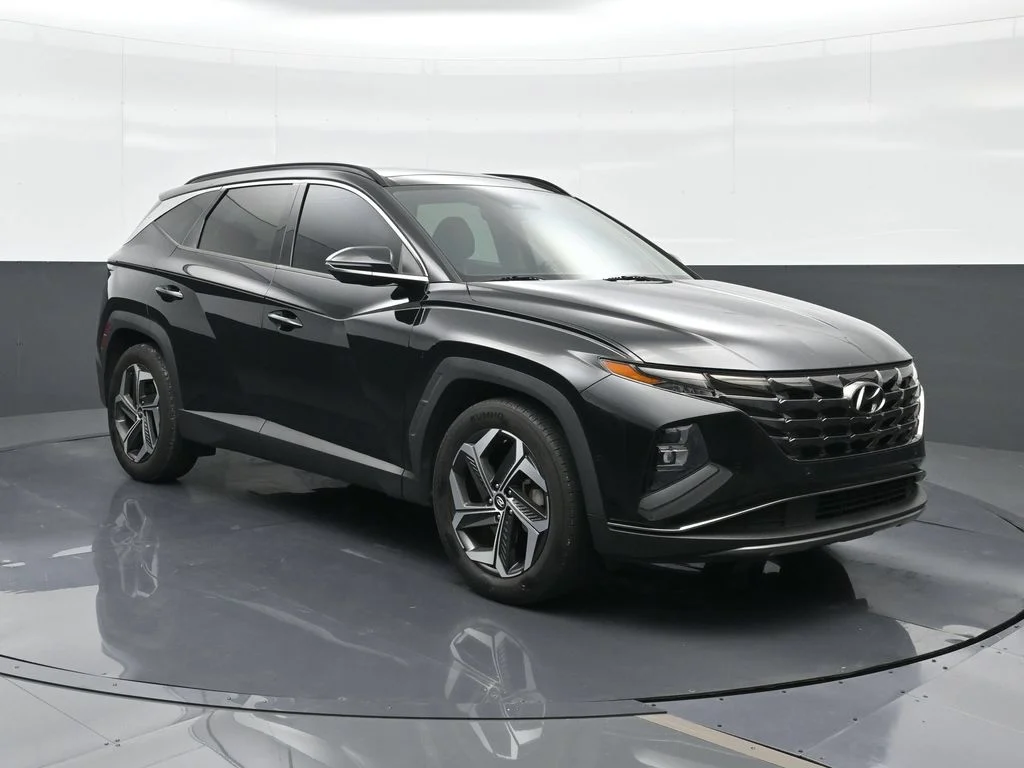 Used 2022 Black Hyundai Limited image 4