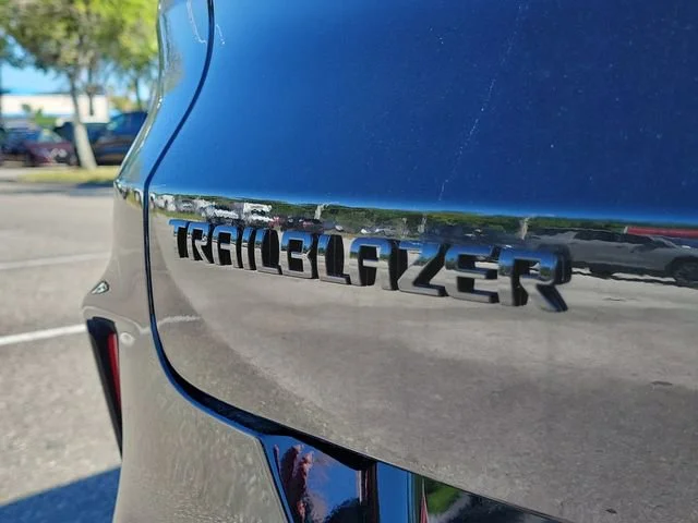 New 2026 Mosaic Black Metallic Chevrolet RS image 7