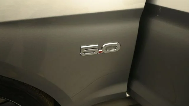 Used 2023 Silver Metallic Ford GT image 16