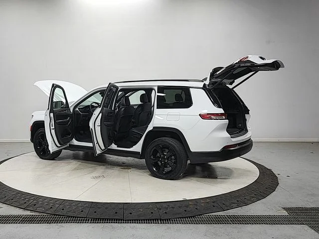 Used 2024 White Jeep Altitude X image 14
