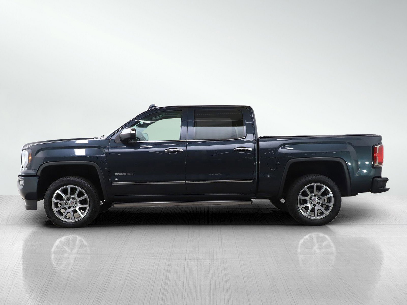 Used 2018 GMC Sierra 1500 Denali Denali with VIN 3GTU2PEJ7JG356271 for sale in Wayzata, Minnesota