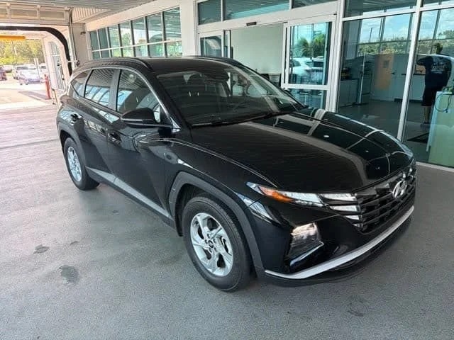 Used 2023 Phantom Black Hyundai SEL image 8