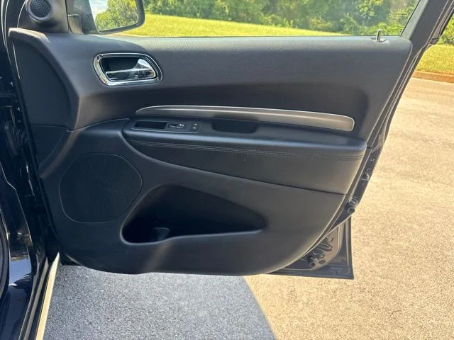 Used 2014 Black Dodge SXT image 9