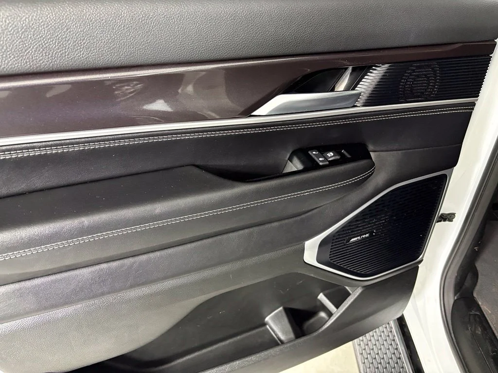 Used 2023 White Jeep Base image 40
