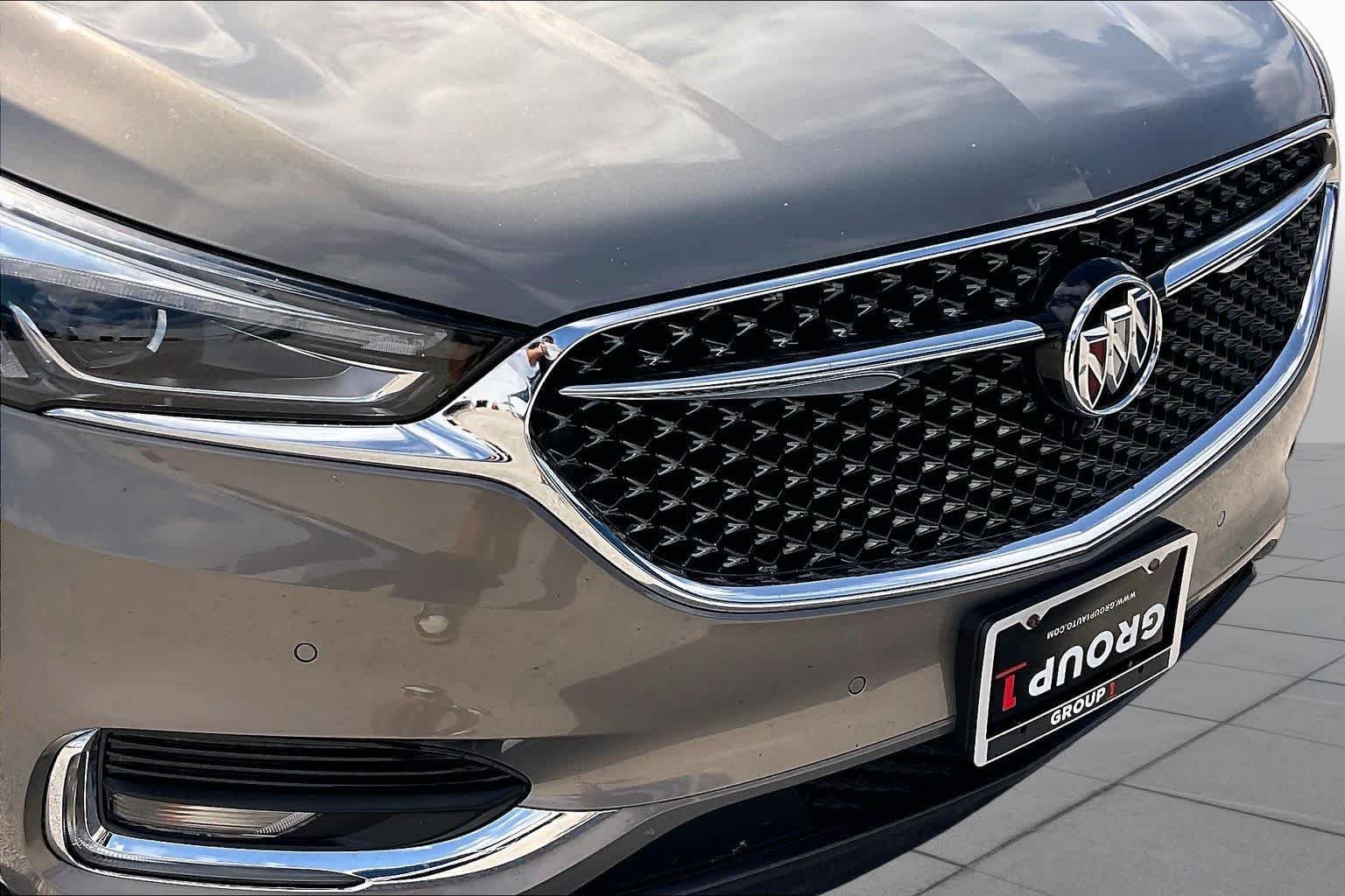 Used 2018 Pepperdust Metallic Buick Avenir image 32