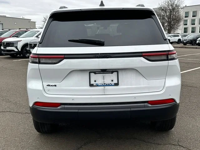 New 2026 White Jeep Altitude image 3