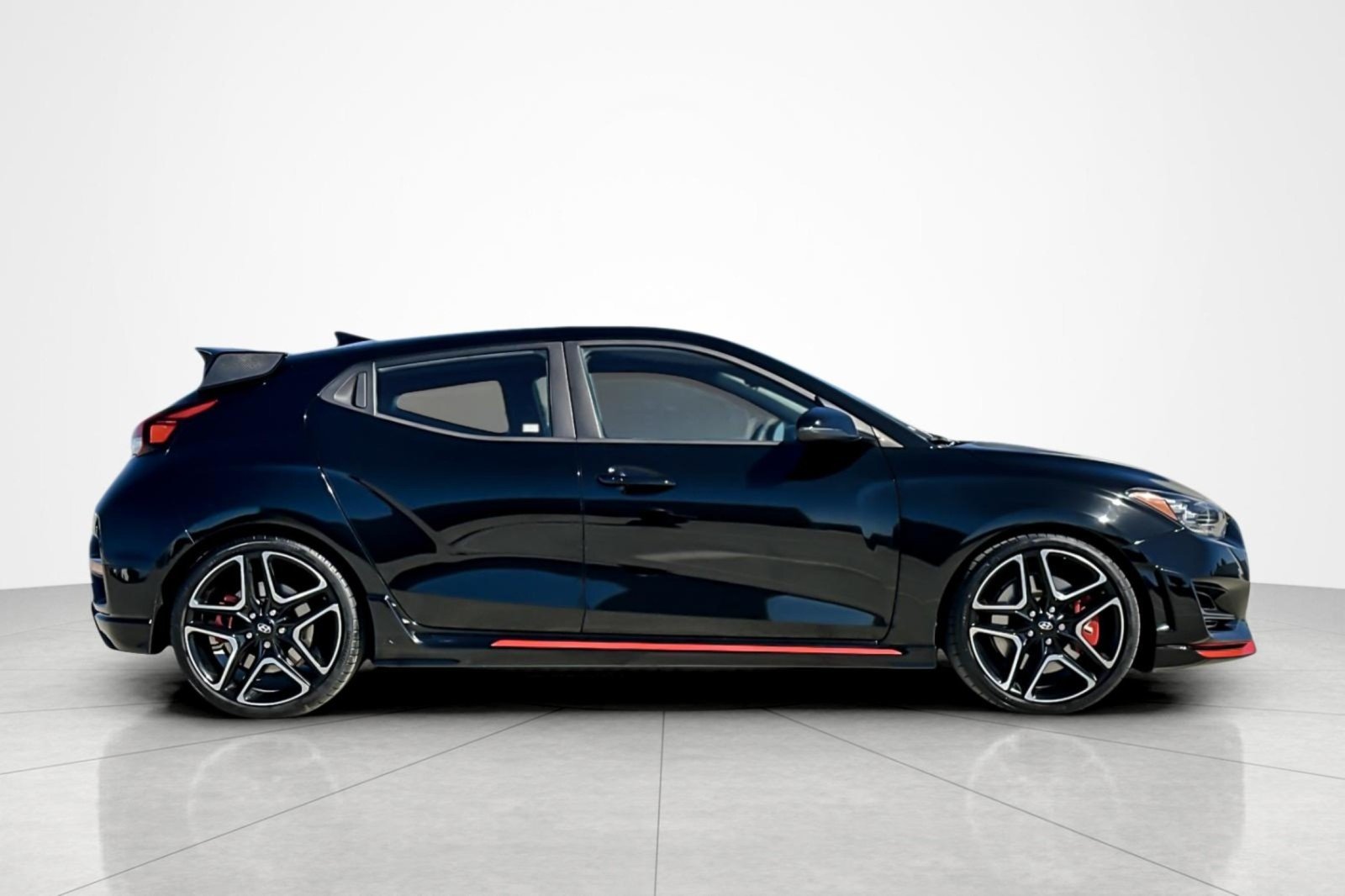 Used 2022 BLACK Hyundai  image 6