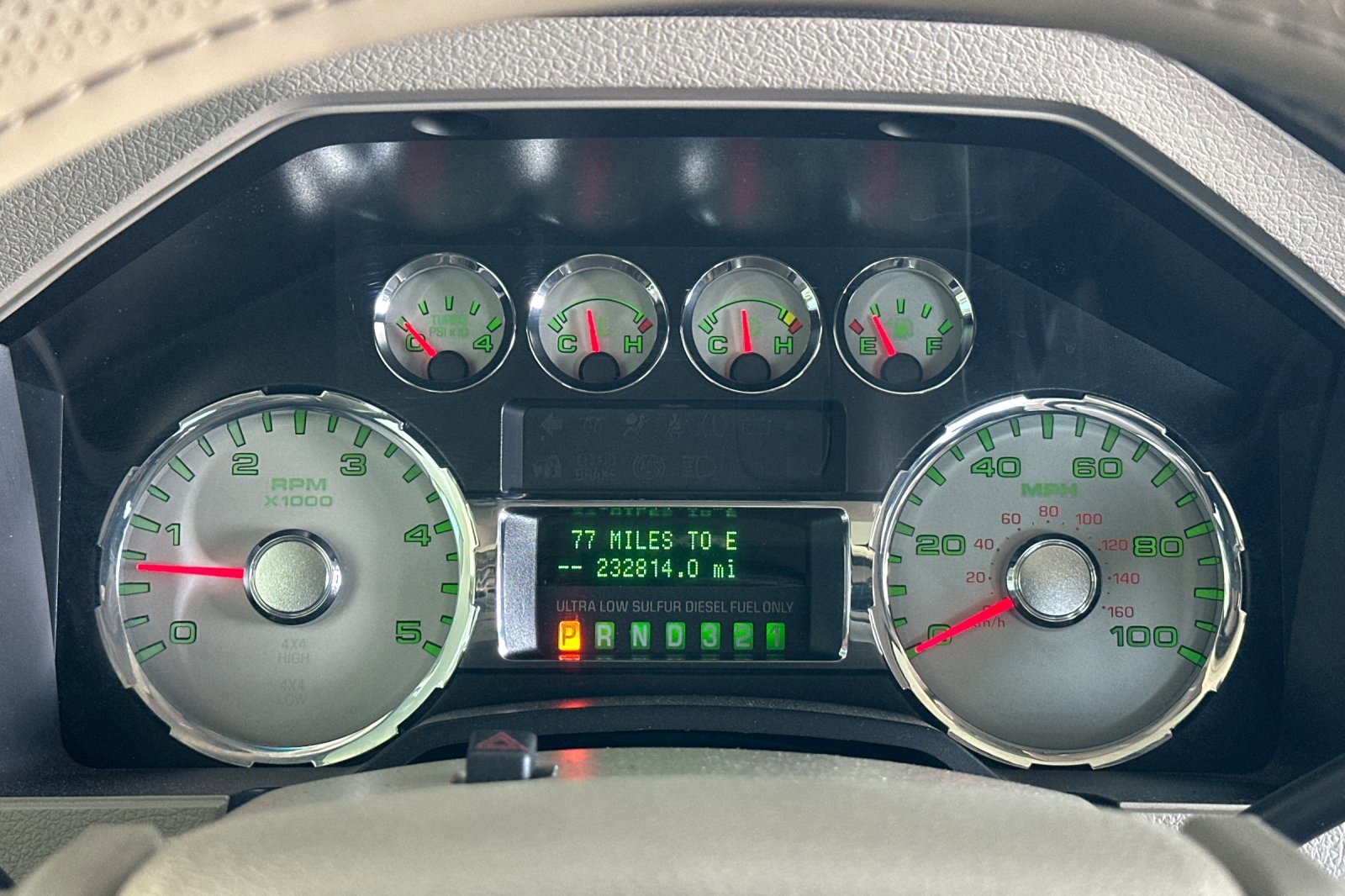 Used 2010 White Ford  image 23