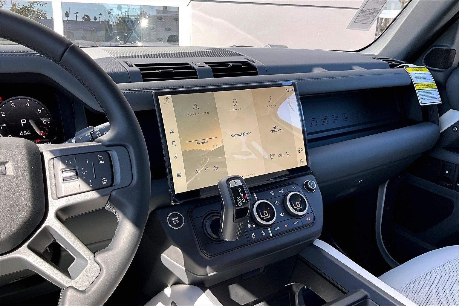New 2026 Fuji White Land Rover X-Dynamic SE image 7