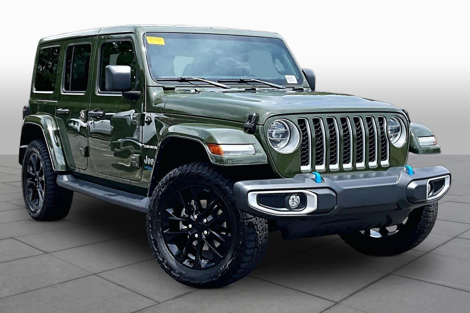 Used 2022 Sarge Green Clearcoat Jeep Unlimited Sahara image 3