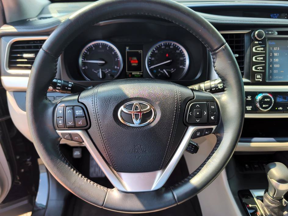 Used 2019 Midnight Black Metallic Toyota Limited image 18