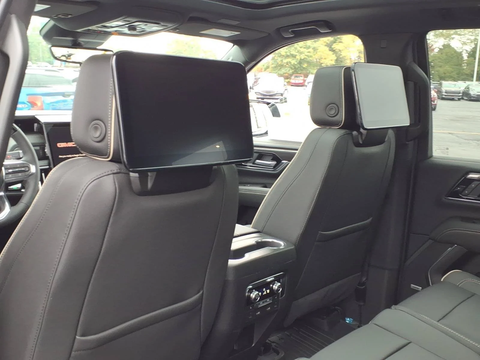 2027 GMC Yukon Elevation - Photo 8