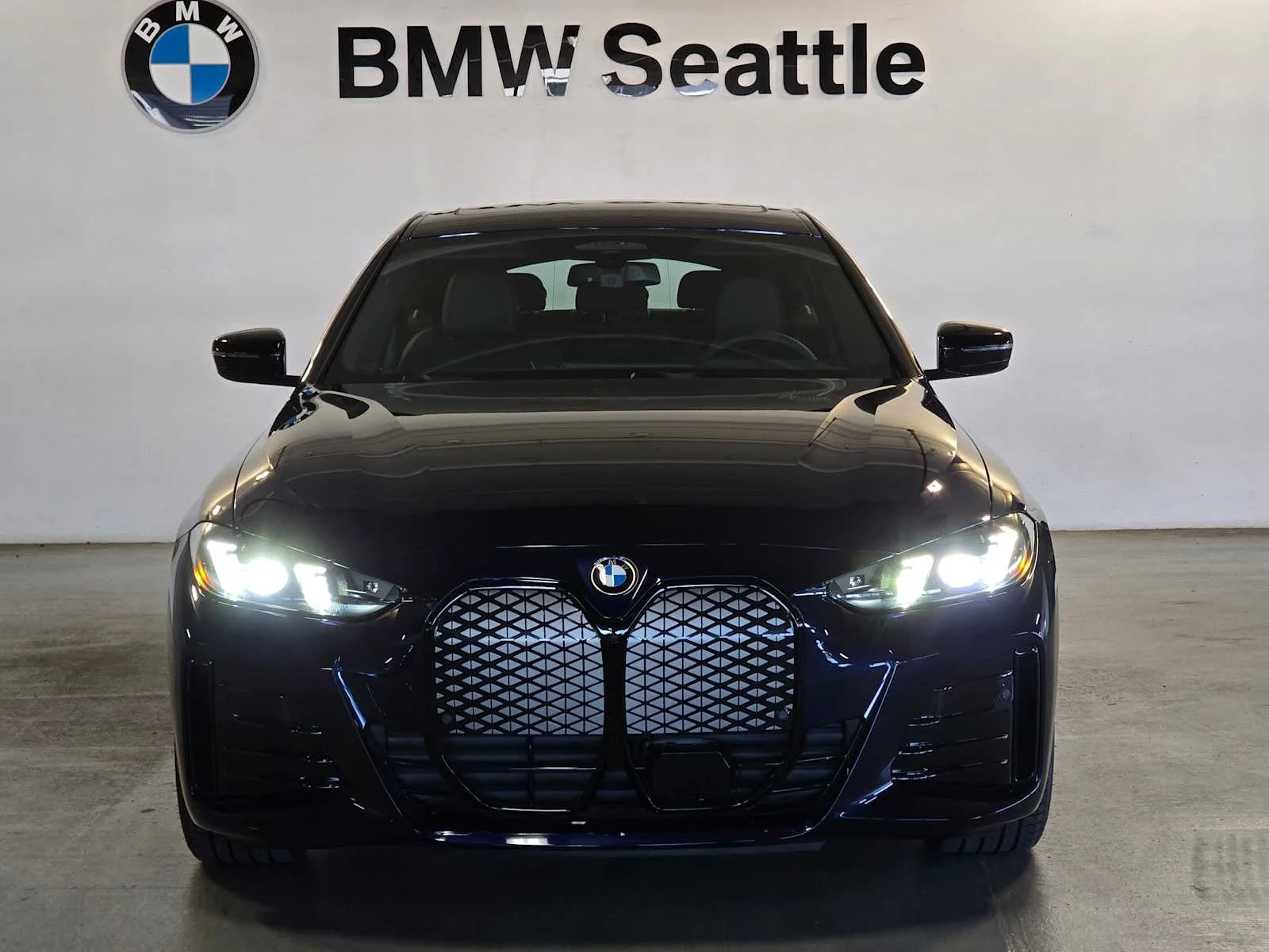 New 2026 Tanzanite Blue II Metallic BMW xDrive40 image 6