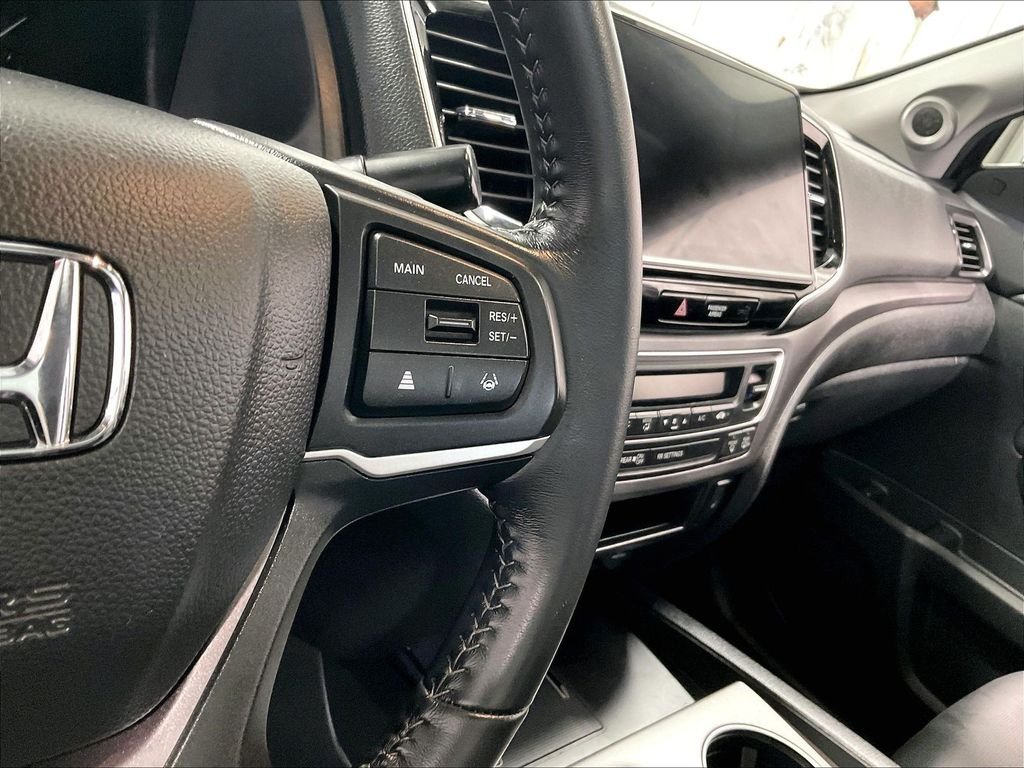 Used 2025 Black Honda RTL image 24
