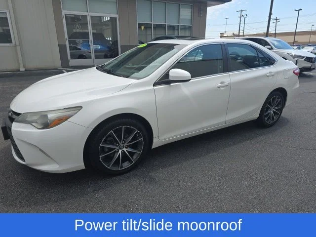 Used 2017 White Toyota XSE image 3