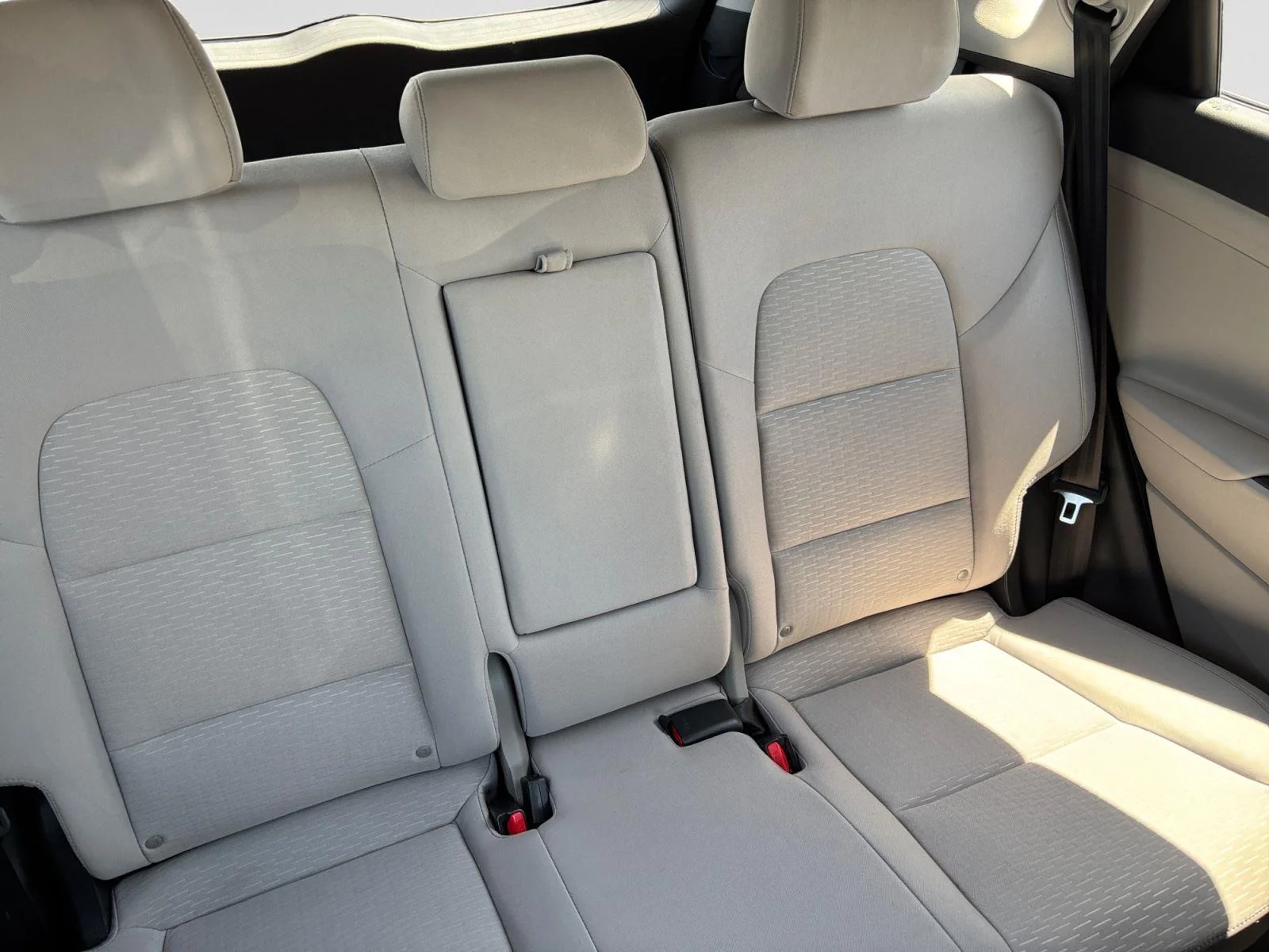 Used 2019 Dazzling White Hyundai Sport image 18