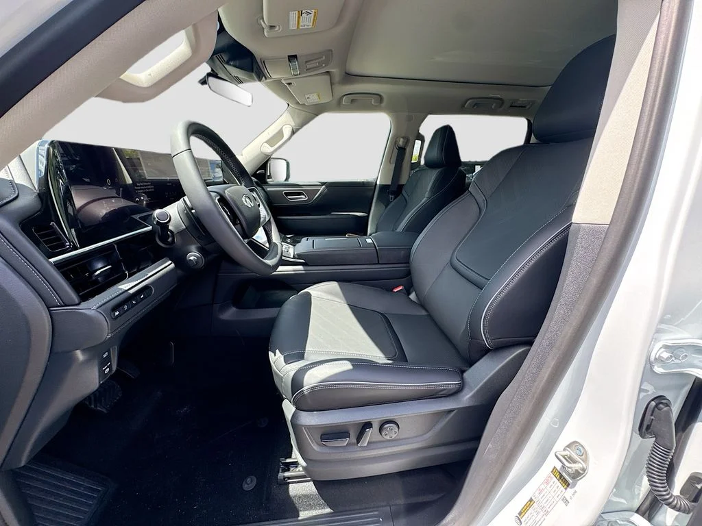 New 2026 RADIANT WHITE INFINITI Luxe 2WD image 22