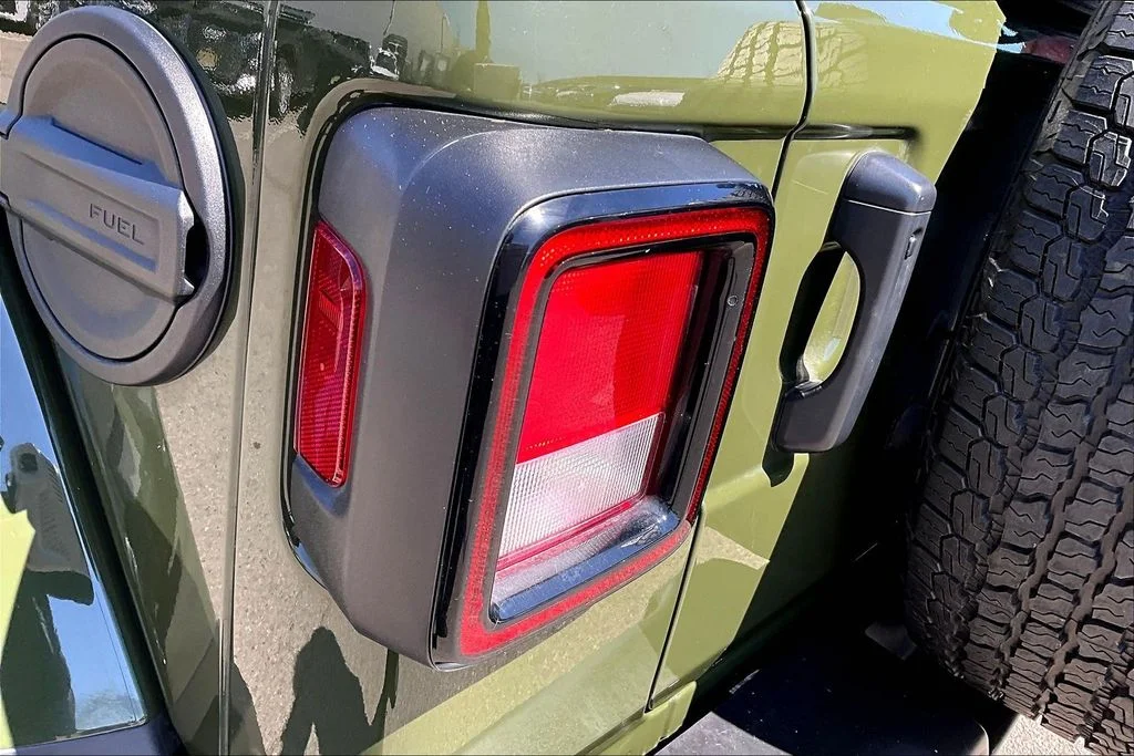 Used 2022 Green Jeep Unlimited Sahara image 23