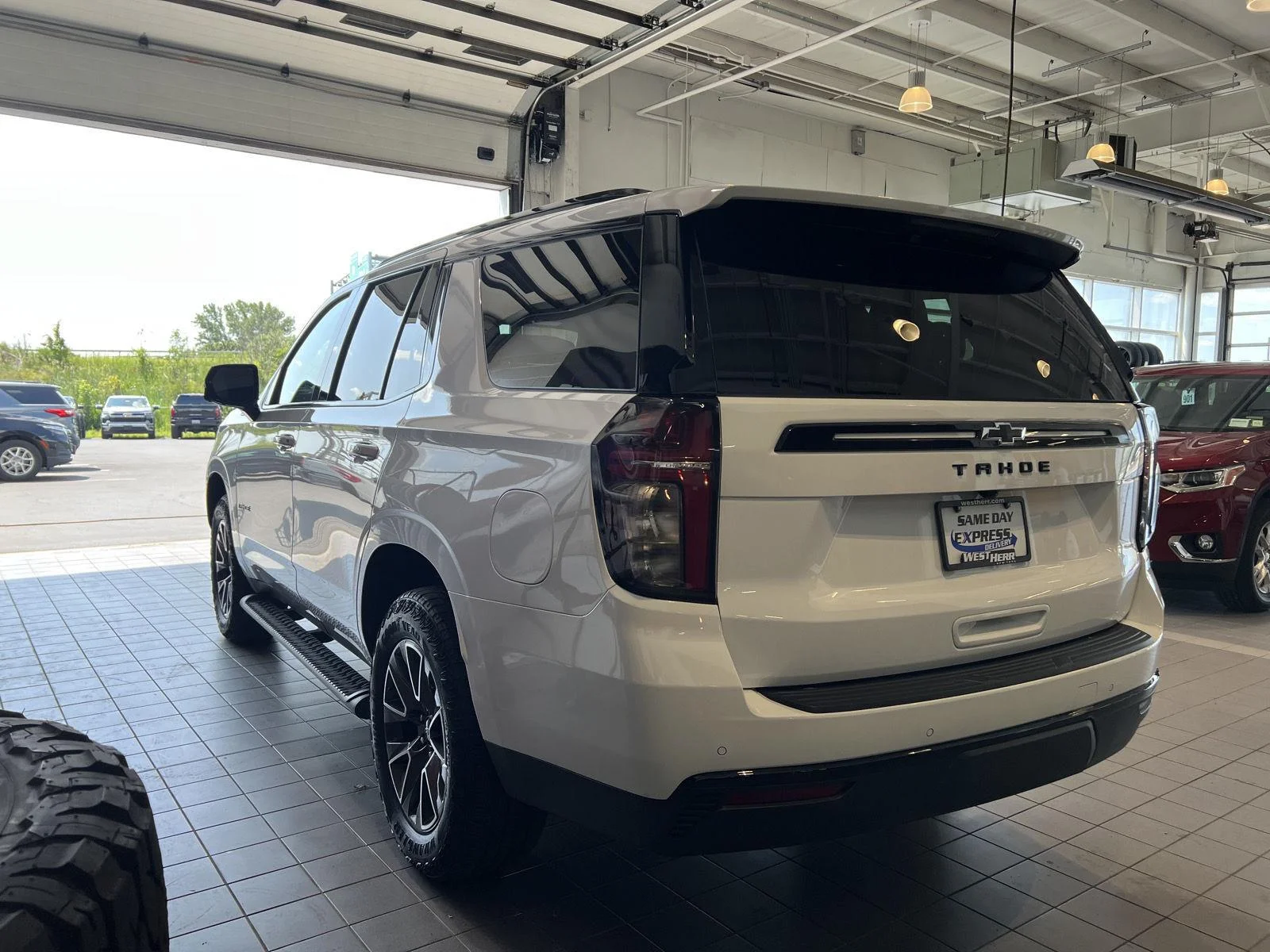 Used 2024 Summit White Chevrolet Z71 image 5