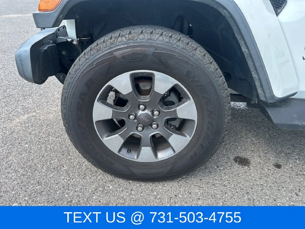 Used 2018 White Jeep Unlimited Sahara image 28