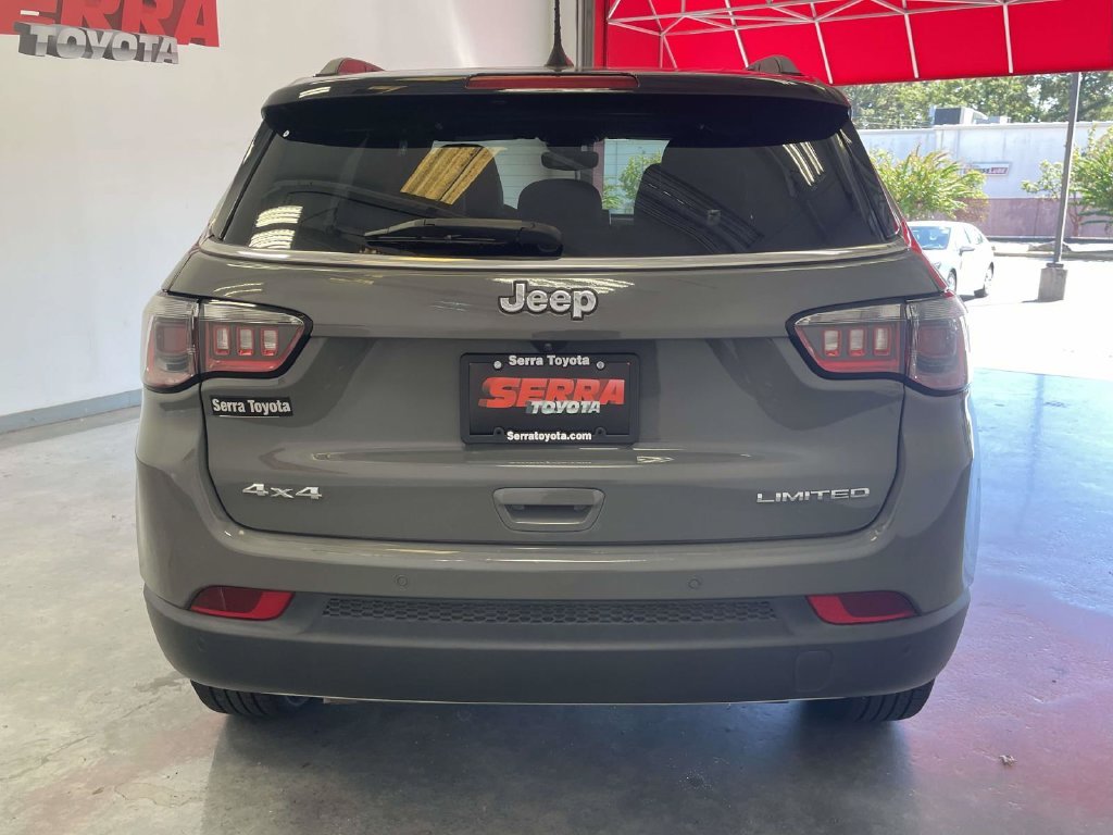 Used 2024 Gray Jeep Limited image 4