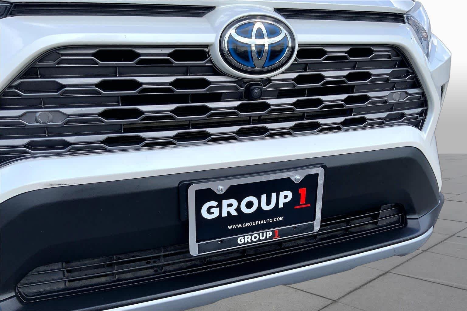 Used 2021 Blizzard Pearl Toyota Hybrid Limited image 29