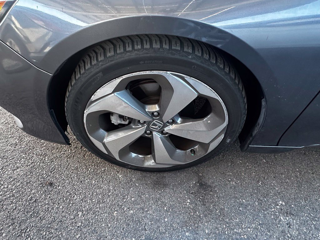 Used 2018 Modern Steel Metallic Honda Touring image 18