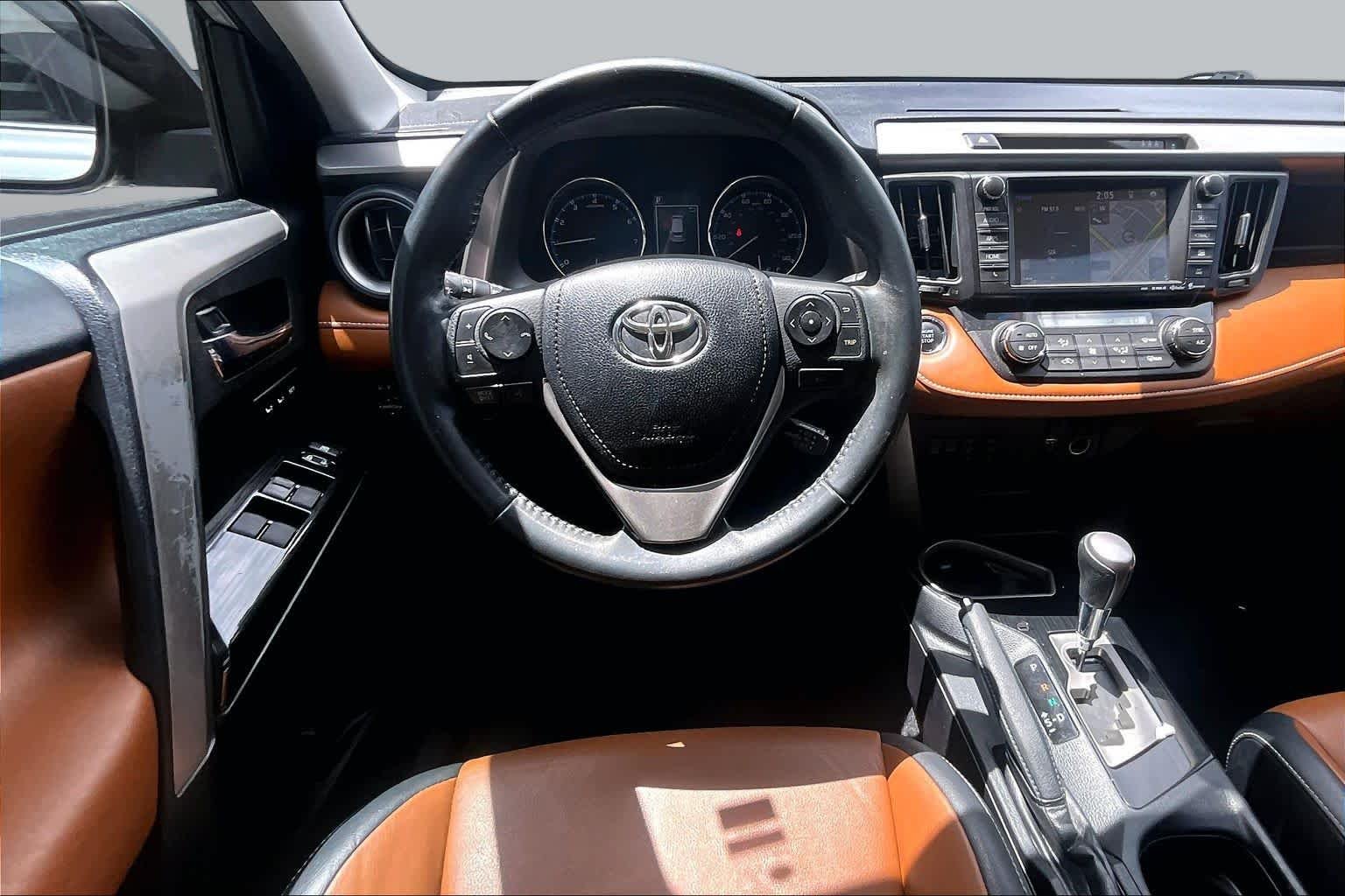 Used 2017 Silver Sky Metallic Toyota Limited image 6