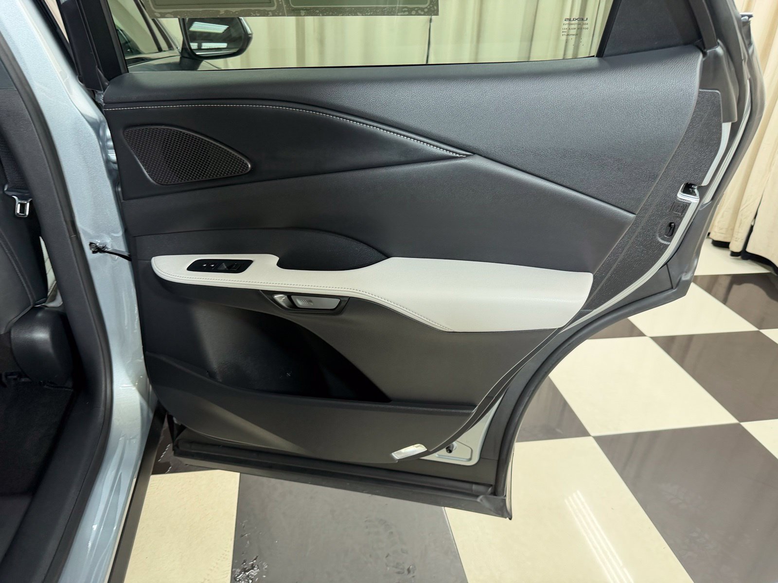 Used 2025 Silver Lexus 350h Premium image 28