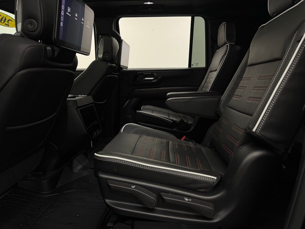 Used 2025 Onyx Black GMC AT4 Ultimate image 52