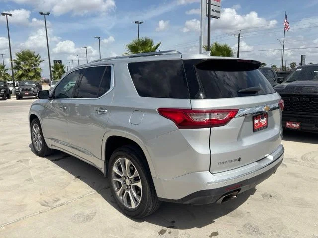 Used 2018 Silver Chevrolet Premier image 3