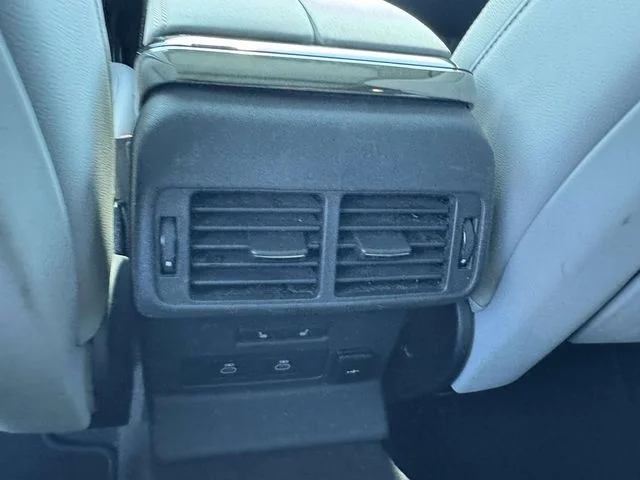 Used 2025 Gray Land Rover Dynamic SE image 18