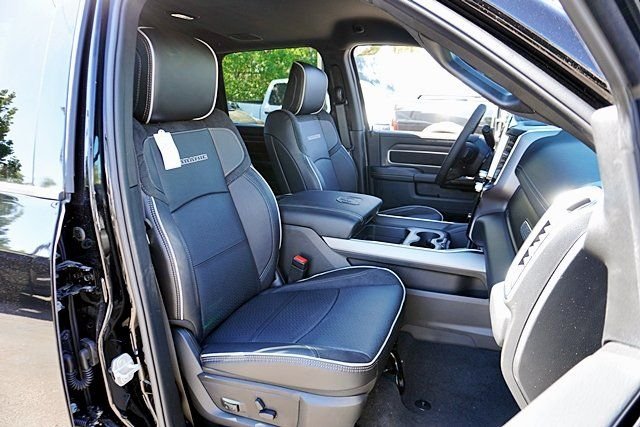 New 2026 Diamond Black Crystal Pearl-Coat Exterior Paint RAM Laramie image 19