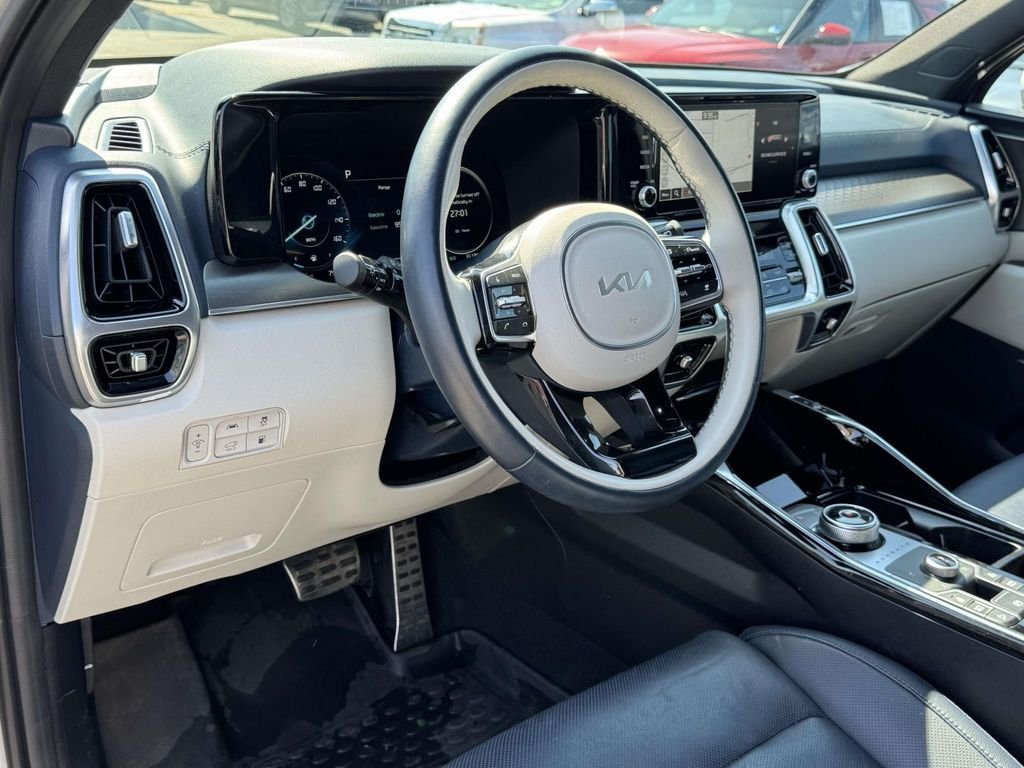 Used 2023 Silver Kia SX Prestige image 2