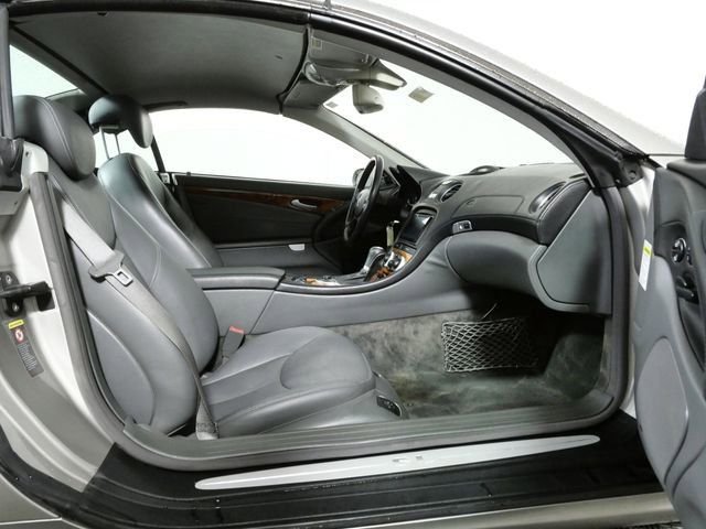 Used 2005  Mercedes-Benz SL 500 image 11