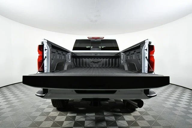 New 2026 Polar White Tricoat Chevrolet High Country image 27